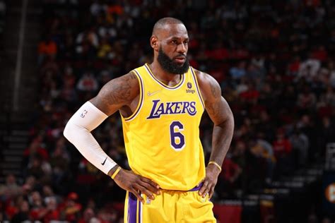 Los Angeles Lakers'ın Transfer Gündemi: Yıldız Takviyeler Yolda mı?